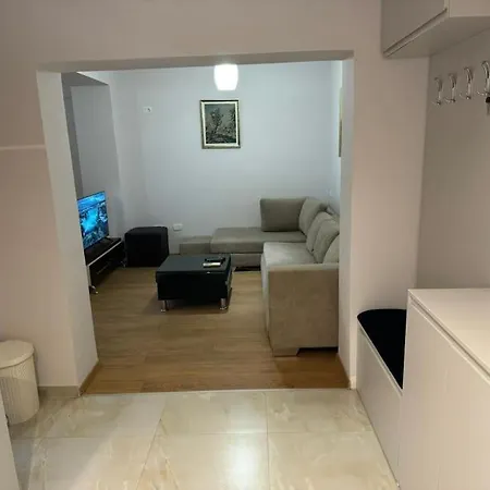 Διαμέρισμα 63 ° Bs Garda Τίρανα